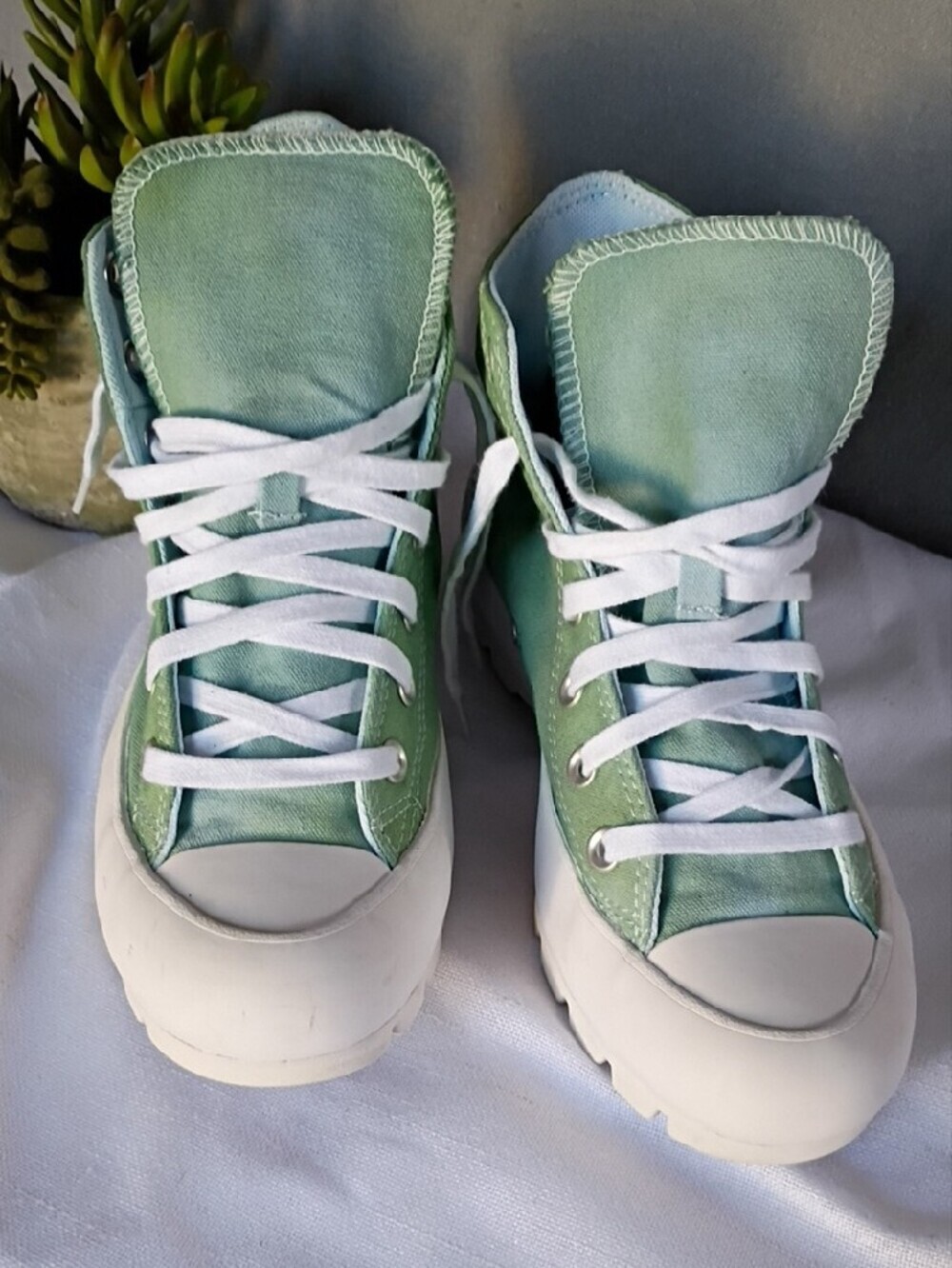 Converse Women's Chuck Taylor High Top Sneakers in Mint Green & Blue Size 7 - Picture 6 of 15